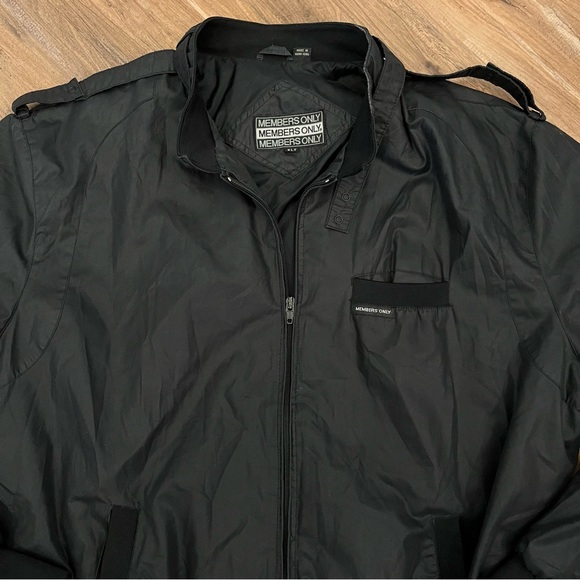 Mens vintage 90s members only full zip iconic racer bomber jacket sz XLT black - Picture 3 of 5